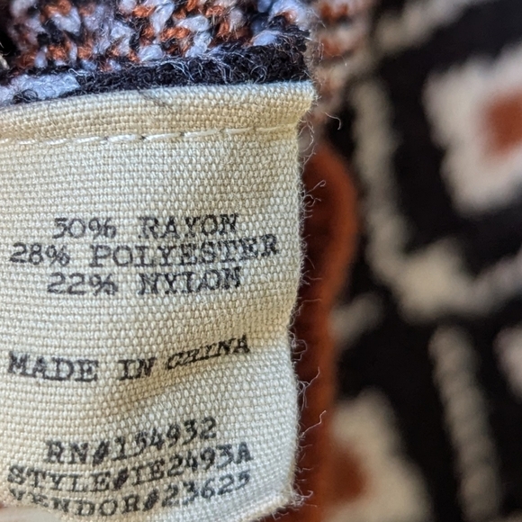 Gimmicks by BKE Western Boho Knit Lace Up Crop Tank Top Size Small - Picture 6 of 8